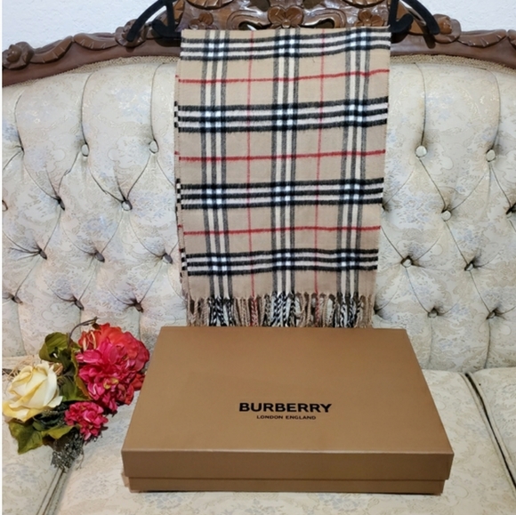Burberry Accessories - 💯Burberry Nova Scarf